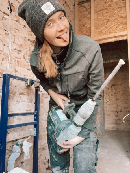50 % HANDWERKERIN, 50 % MODEL 